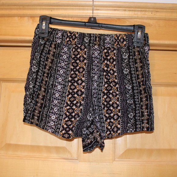 Summer Shorts - Picture 2 of 3